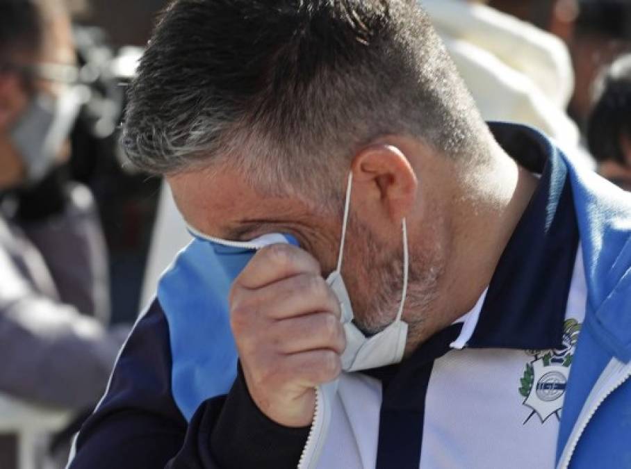 Un aficionado de Gimnasia de La Plata, donde Maradona fue entrenador antes de morir.