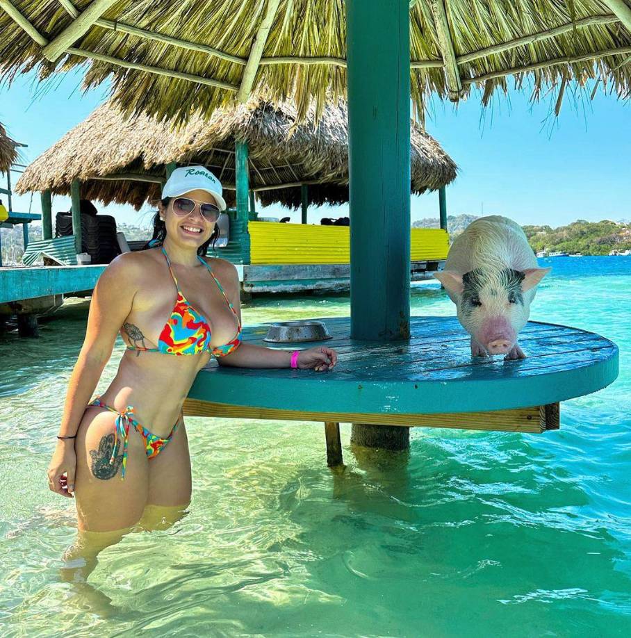 A través de su cuenta de Instagram, Linda Cruz compartió varias fotografías dejando ver los hermosos paisajes de Honduras. Además, la chica presumió su cuerpazo. 