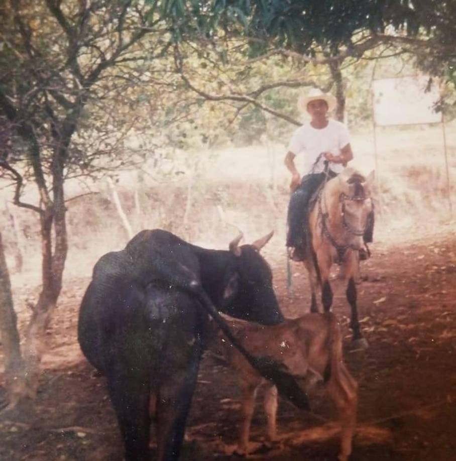 En sus redes sociales evidenciaba su pasión por la ganadería.
