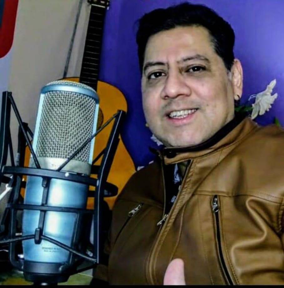 Fue animador, presentador, locutor y voz comercial. 
