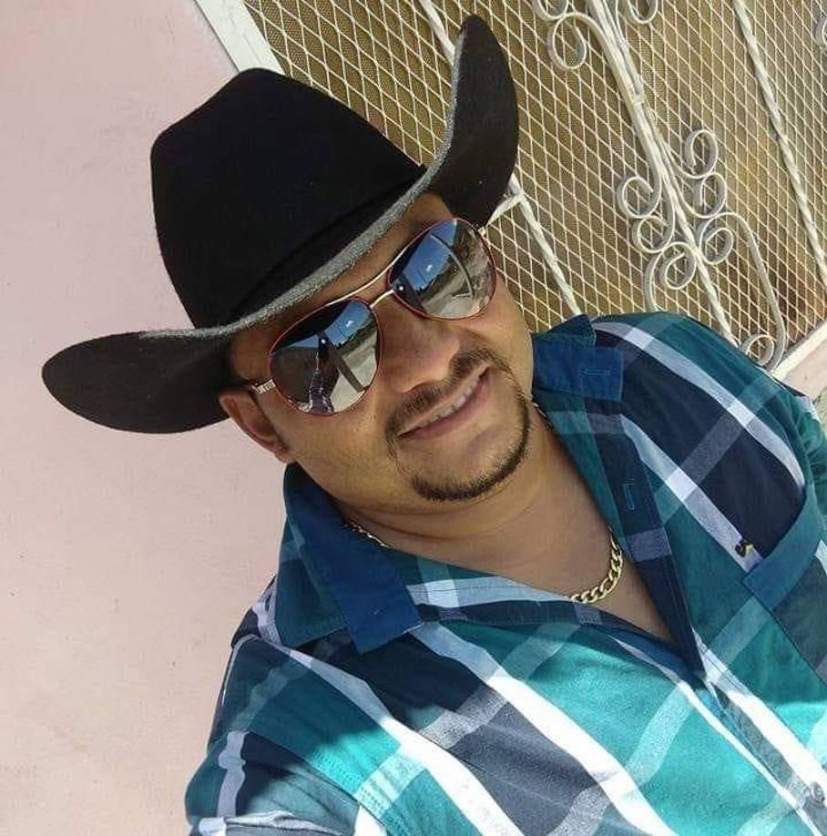 Los informes policiales describen que el crimen ocurrió en el barrio La Lomita. También que las víctimas estaban en el interior de una vivienda cuando fueron sorprendidas por hombres que portaban armas de grueso calibre. 