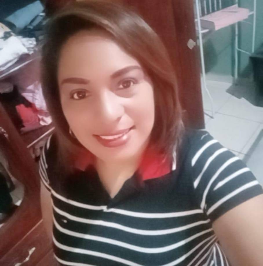 Al mismo tiempo que luchaba por convertirse en maestra, Pavón Canales atendía un negocio en San Antonio de Flores, en el vecino departamento de Choluteca.