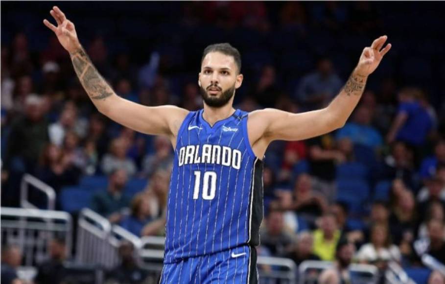 9. El basquetbolista Evan Fournier gana actualmente un salario 15.2 millones de euros.