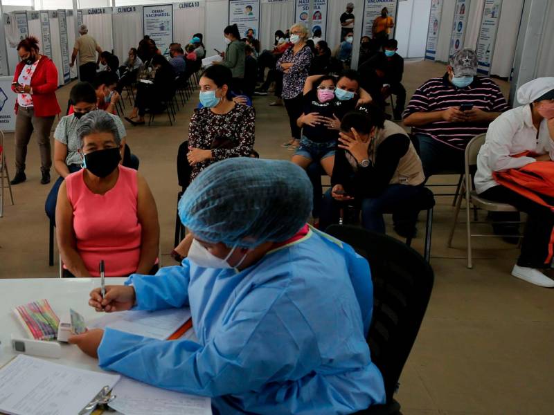 <b><span class=mln_uppercase_mln>Atenciones.</span></b> Piden a salud abrir más triajes; ayer en el CCG.