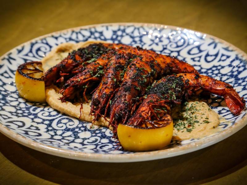 Pon en tu mesa un sabor diferente y fuera de lo común con estos camarones mediterráneos.