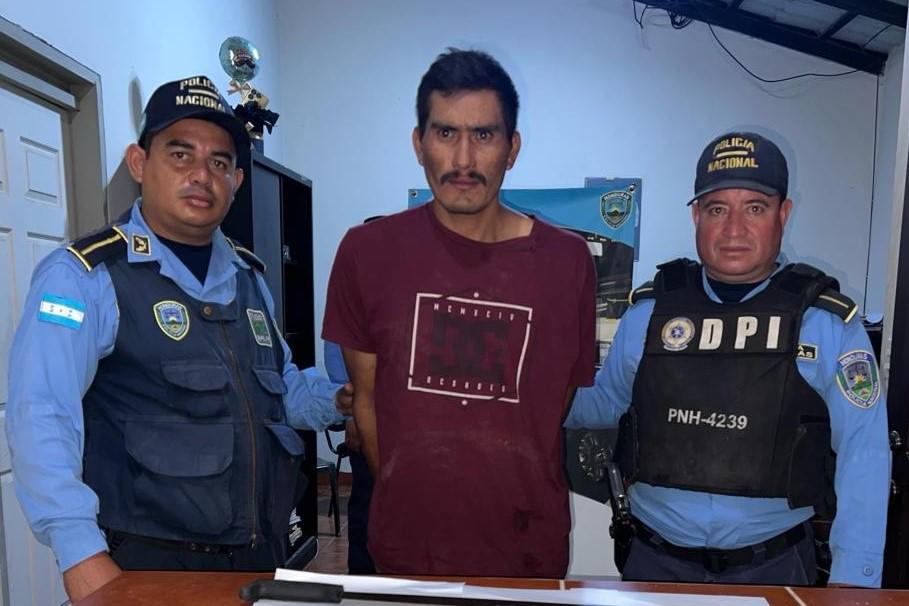 Capturan a hombre que borracho mató a machetazos a otro en Copán