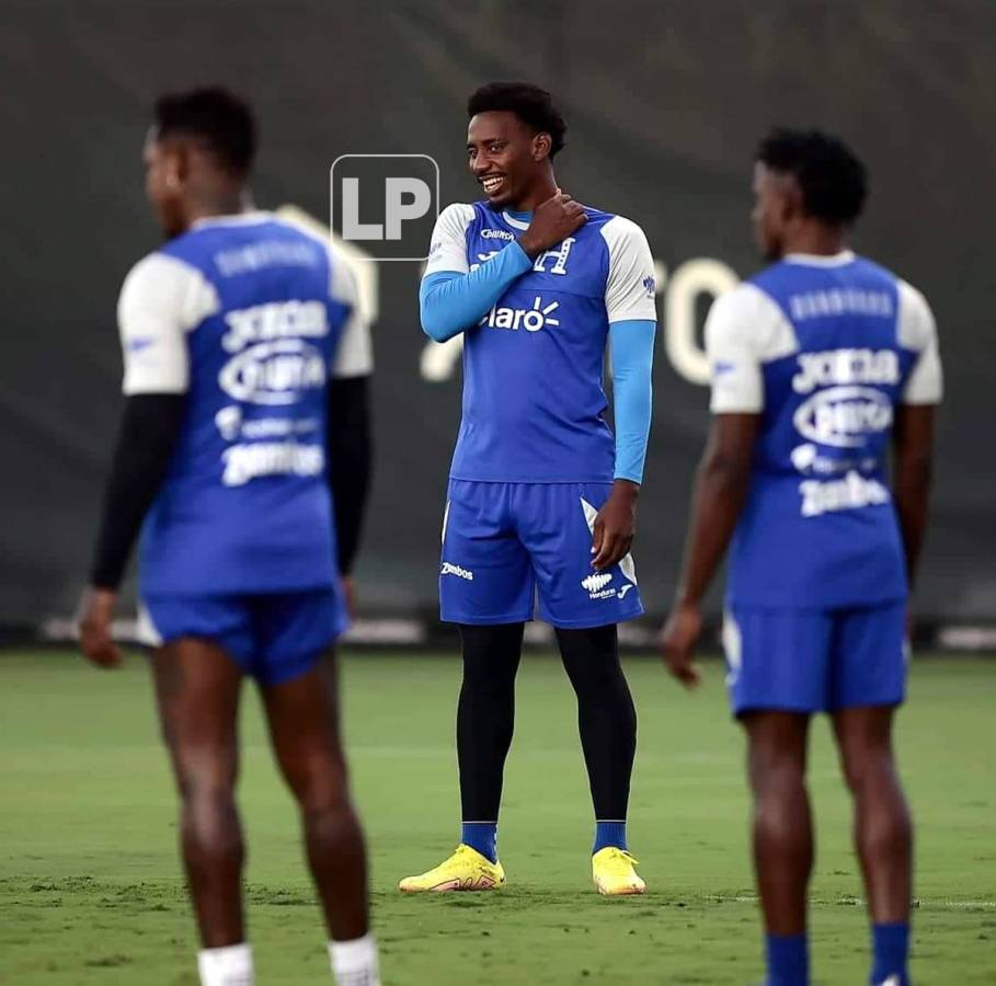 Bryan Róchez durante un entrenamiento de la Selección de Honduras en Miami.