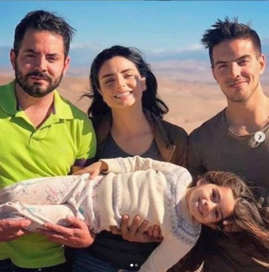 Aitana, la hija menor de Eugenio, aún no debuta en el mundo artístico, pero sin duda le espera un gran futuro, que seguro será impulsado entre su familia.