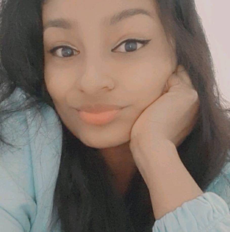 De acuerdo a medios locales, el viernes 19 de mayo, la joven madre hondureña se movilizaba abordo de un patinete eléctrico y de manera sorpresiva un vehículo cuyo conductor aún no identificado, la atropelló.