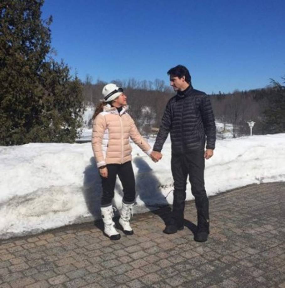 La pareja comparte una historia de amor que te hará creer en los cuentos de hadas.