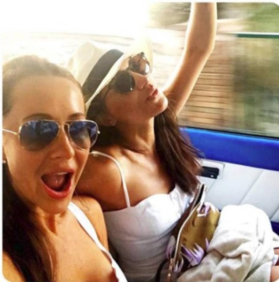 Mulroney, asesora de estilo de Sophie Trudeau, también se ha convertido en la mano detrás del estilo de Meghan, que en sus apariciones en público se decantó varias veces por pequeñas firmas de moda canadienses.