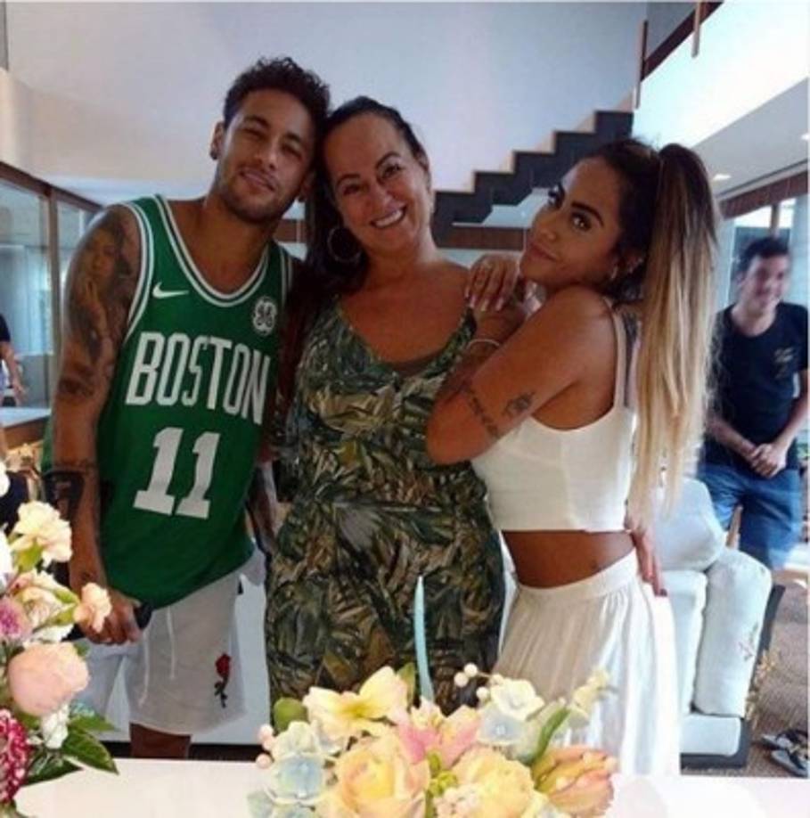 Además de Neymar, Nadine también tiene una hija llamada Rafaella Santos.