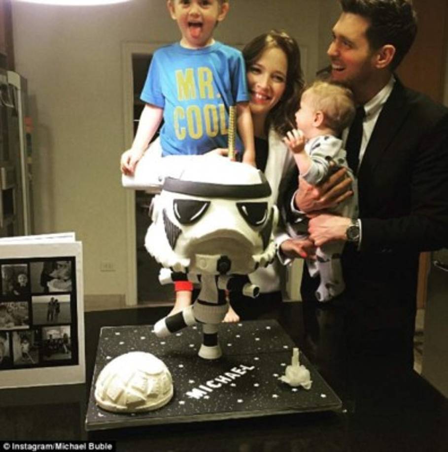 Hace unos días, la prensa argentina se hacía eco del viaje relámpago a Los Ángeles que había realizado la actriz Luisana Lopilato el pasado domingo junto a su hijo mayor Noah (3), fruto de su matrimonio con Michael Bublé, debido a un supuesto problema de salud del que no se conocían más detalles.