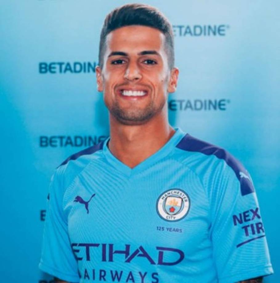 Joao Cancelo: El lateral derecho deja a la Juventus y es nuevo jugador del Manchester City. Firma un contrato que le unirá al club hasta 2025 .