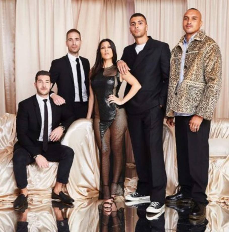 Haciendo gala de una madurez única, Kourtney no dudó en invitar a sus exnovios, entre ellos su más reciente amor, Younes Bendjima, el modelo de 25 años con quien mantuvo una relación hasta el pasado agosto.<br/>