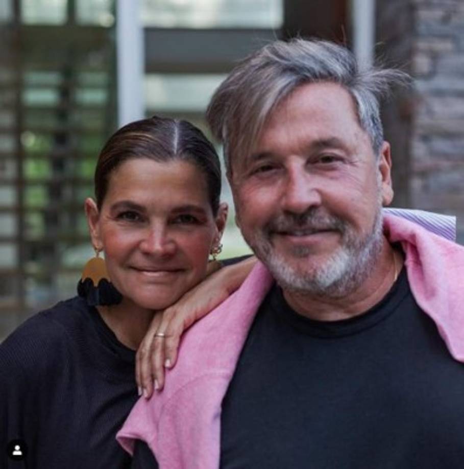 La pareja suele celebrar y reafirmar sus votos cada cinco años, el 26 de agosto, sea el día de la semana que sea para no cambiar su aniversario y siempre en un lugar del mundo diferente.