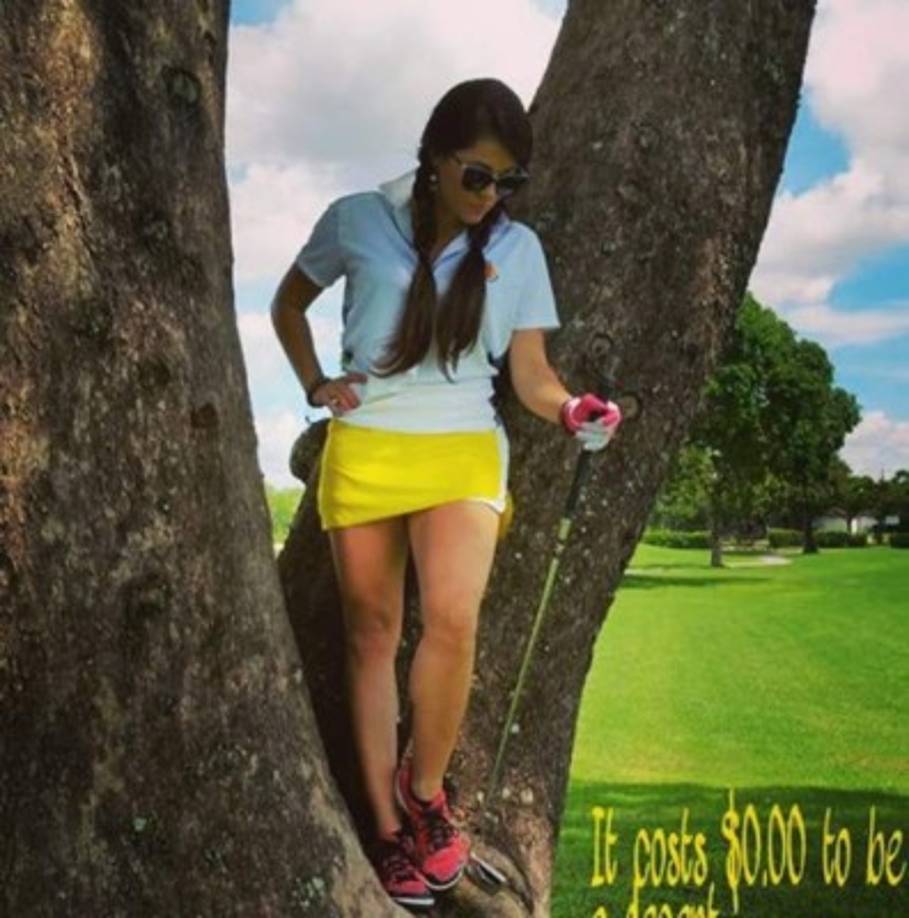 A Debbie le gusta hacer deporte y lucir bien, por lo que dejó atrás su cabello amarillo, y se lo tiñó de negro.