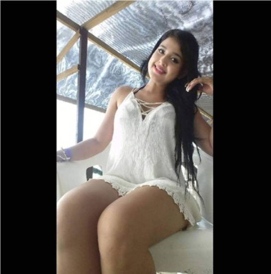 En entrevista a Diez, reveló que ha recibido propuestas indecentes a través de sus redes sociales y ha terminado bloqueando a los que lo han hecho. Le han ofrecido dinero por una cita. 'Los he puesto en su lugar y me he dado a respetar', contó.