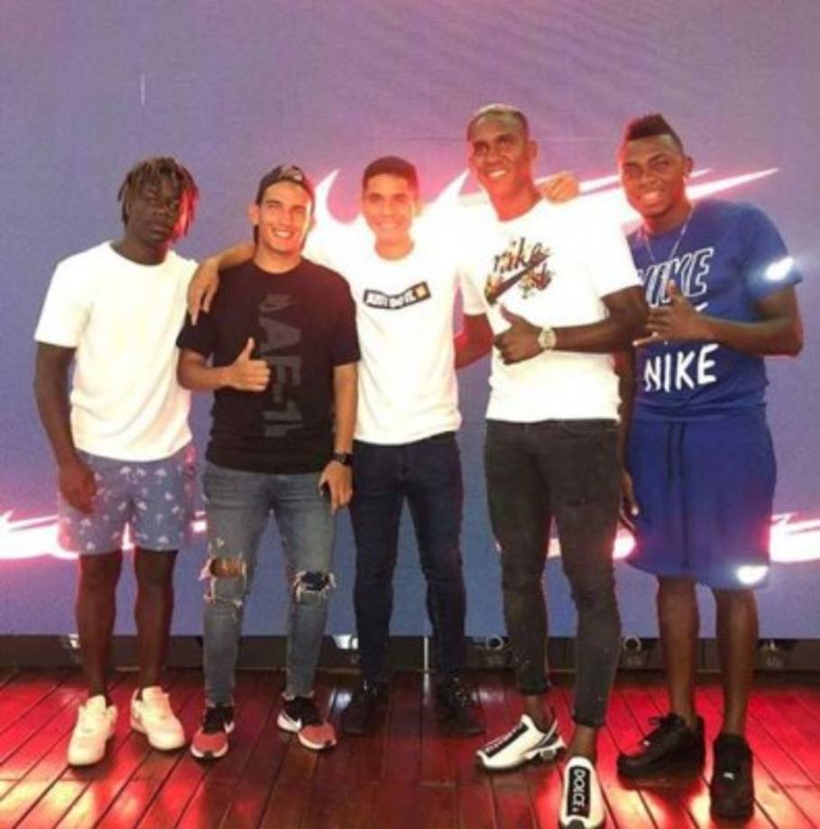 El joven hondureño ha recibido el apoyo de los jugadores del Olimpia.