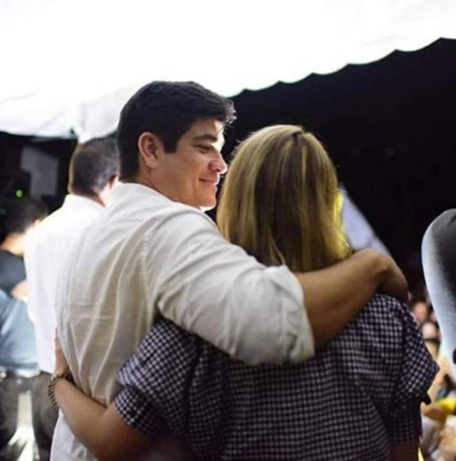 Carlos Alvarado también disfrutaba de coleccionar tarjetas con los rostros y estadísticas de sus jugadores favoritos para armar partidos en su cuarto, a puerta cerrada y en solitario.