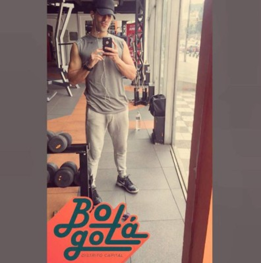 En Instagram comparte fotos de sus rutinas de gimnasio.