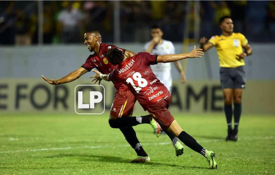 La felicidad de Yeison Mejía tras marcar el primer gol del Real España ante el Herediano.