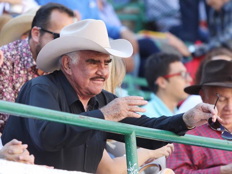 Vicente Fernández fue hospitalizado en agosto, por una caída en su Rancho los 3 Potrillos.