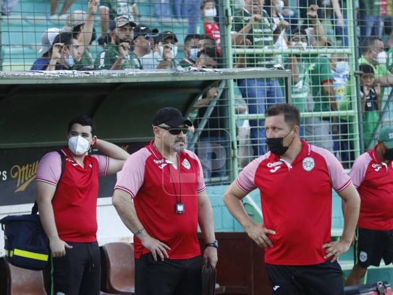 Aficionados del Marathón arremeten contra Tato García y exigen su salida