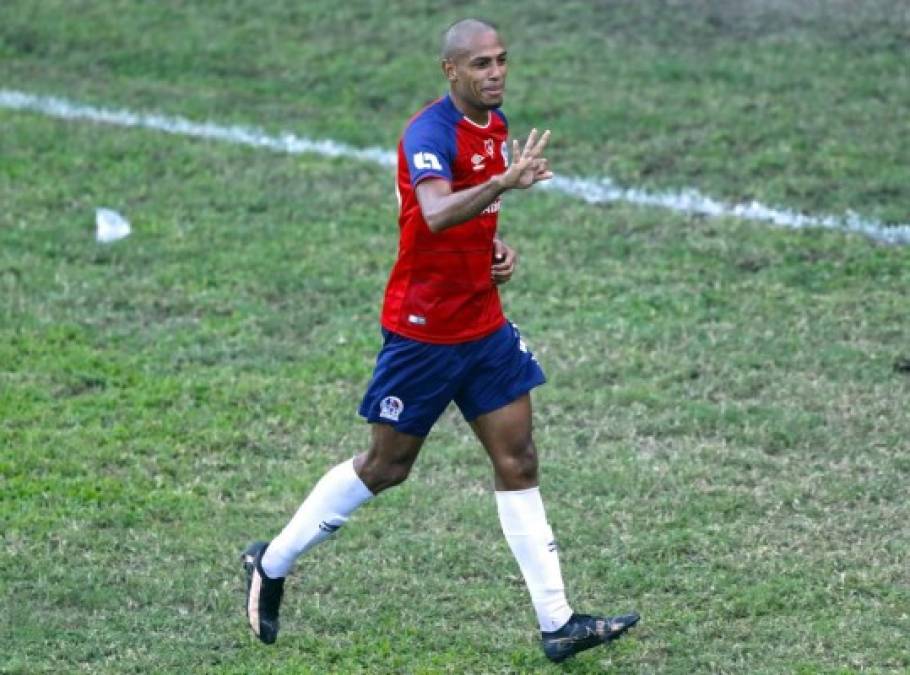 Así celebró Eddie Hernández su tercer gol del partido. Hat-trick del delantero ante Marathón.