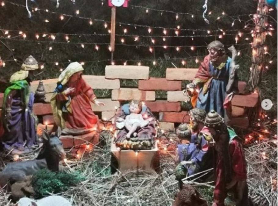 Estos hondureños elaboraron un tradicional pesebre para recordar el nacimiento de Jesús.