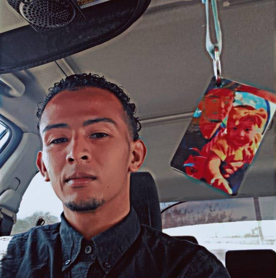 Elementos de la Policía Nacional se trasladaron rápidamente al sector luego de ser alertados por vecinos y lograron capturar al responsable, quien fue remitido al Ministerio Público bajo el cargo de parricidio.