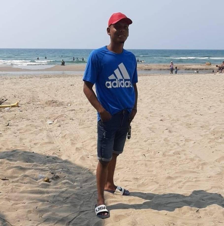 El cuerpo de Yarel quedó tendido a la orilla de la carretera con golpes en su cabeza que acabaron con su vida.