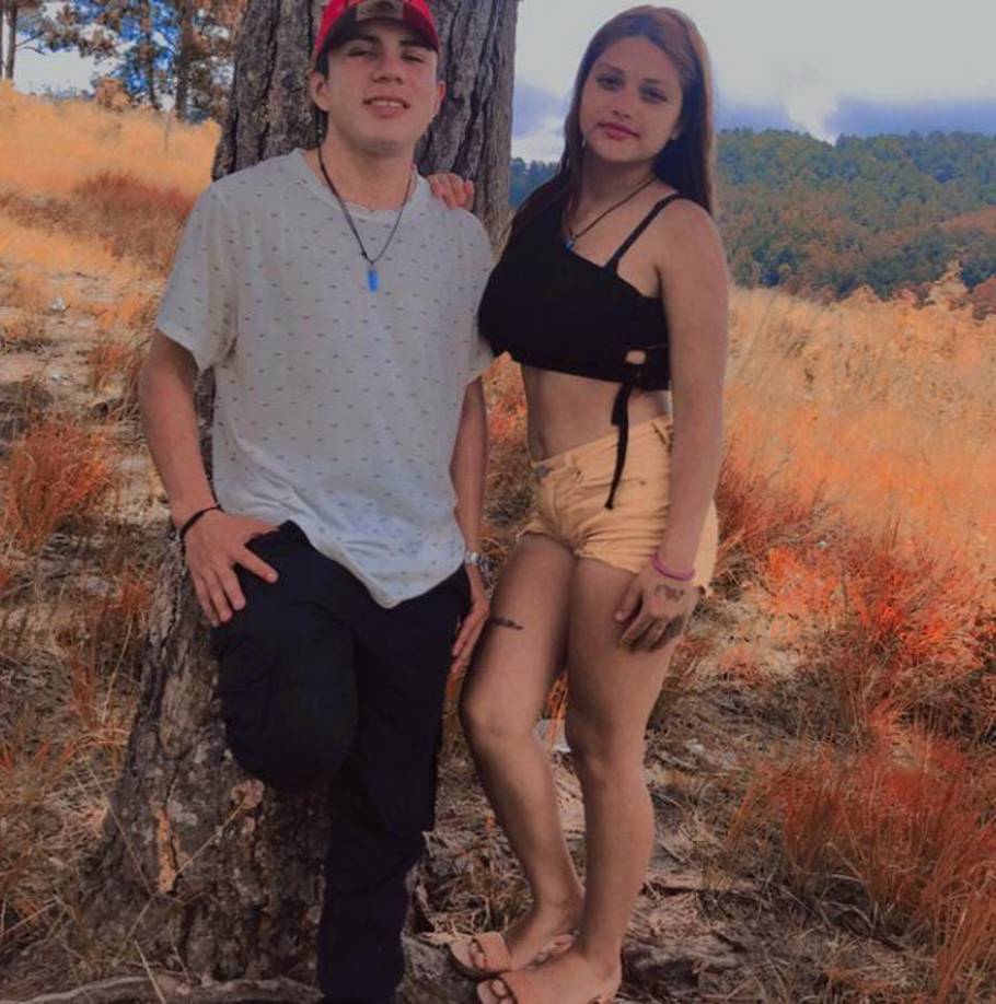 María iba en la parte trasera de la moto que conducía Edgar Villanueva, su pareja sentimental.