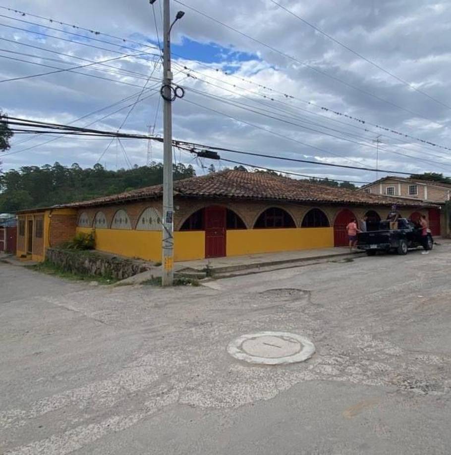 El centro se encuentra ubicado en Barrio Brisas en Zambrano, parte del Distrito Central en la capital de Honduras.