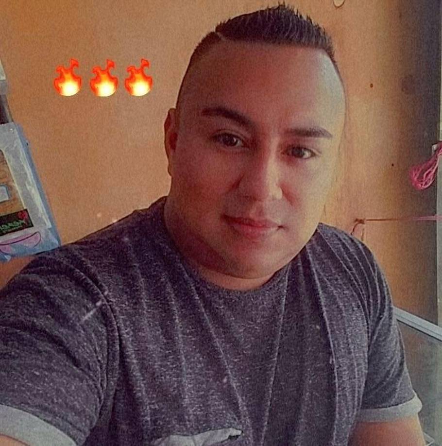 Diego expuso que el puesto lo colocó con motivo del partido de las leyendas de Honduras y México que se realizó en Nashville. Así que no es que se colocaba siempre en ese lugar.