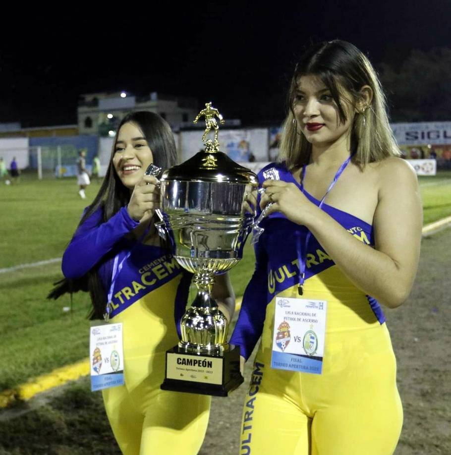 Ambientazo y lindas chicas en la final Real Juventud-Juticalpa FC