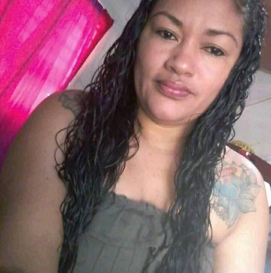 A Lorena le sobreviven dos hijos, una niña de unos 10 años y varoncito de unos ocho.