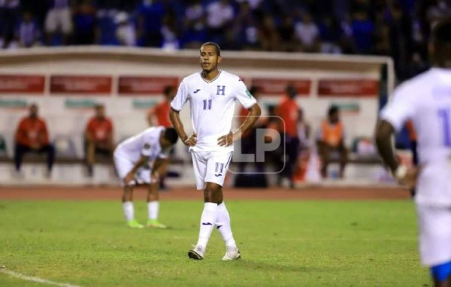 Eddie Hernández entró de cambio pero no pudo cambiar la historia y terminó triste poa la derrota.