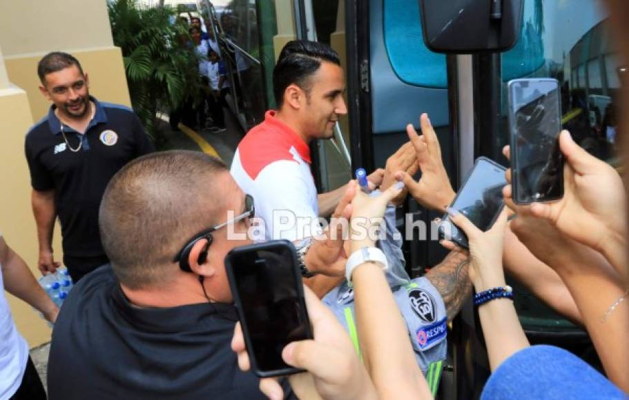 Keylor Navas se robó las miradas en San Pedro Sula para el duelo entre Honduras- Costa Rica, el portero del Real Madrid es la gran estrella de su Selección.