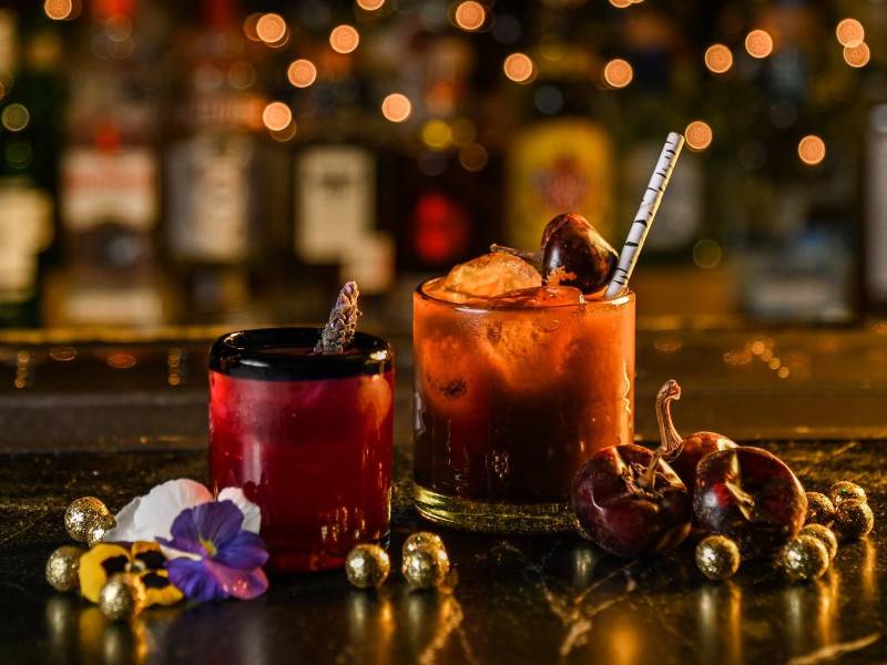 Lúcete en las fiestas con estas bebidas fáciles de preparar y con el toque de la temporada.