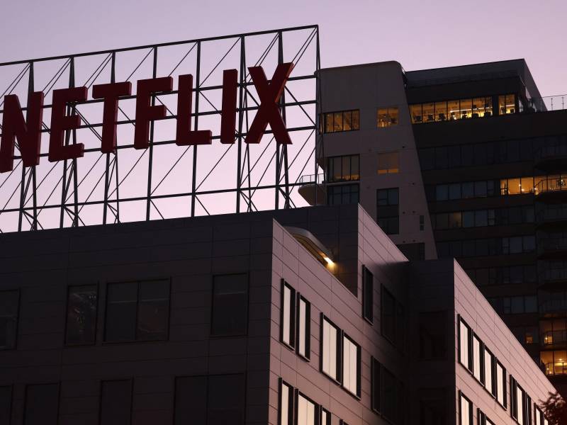 En abril, cuando se anunció la decisión de detener el alquiler de DVD, el codirector ejecutivo de <b>Netflix</b>, Ted Sarandos, dijo que esos “icónicos” correos “cambiaron la forma en que la gente consume programas y películas en casa, y allanaron el camino para el cambio al streaming”.