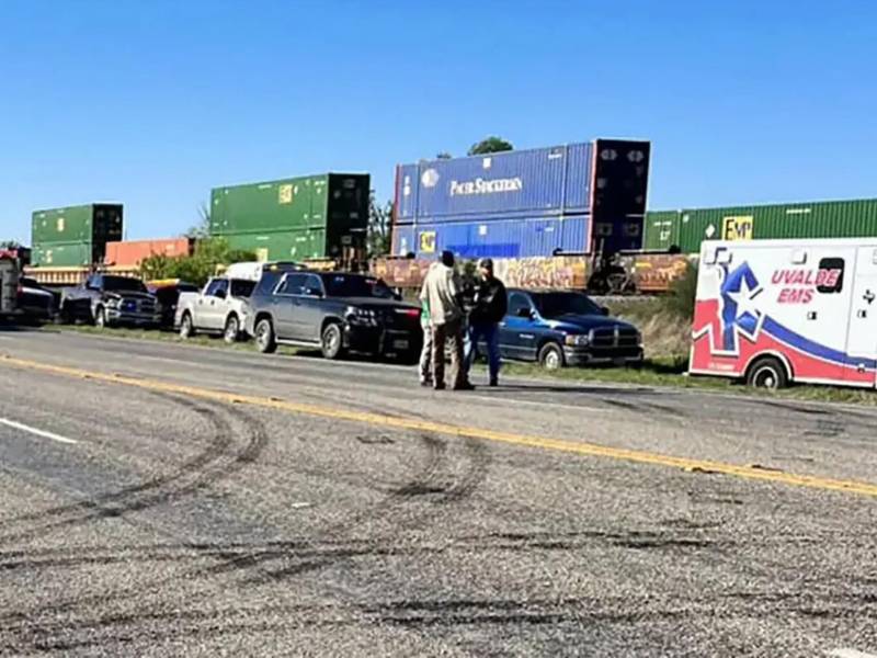 Equipos de emergencia de Uvalde rescataron a los migrantes encerrados en el vagón de un tren de la Union Pacific.