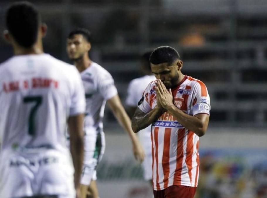 La ley del ex. Alexander Aguilar no celebró el gol contra su exequipo y pidió perdón a la afición del Platense.