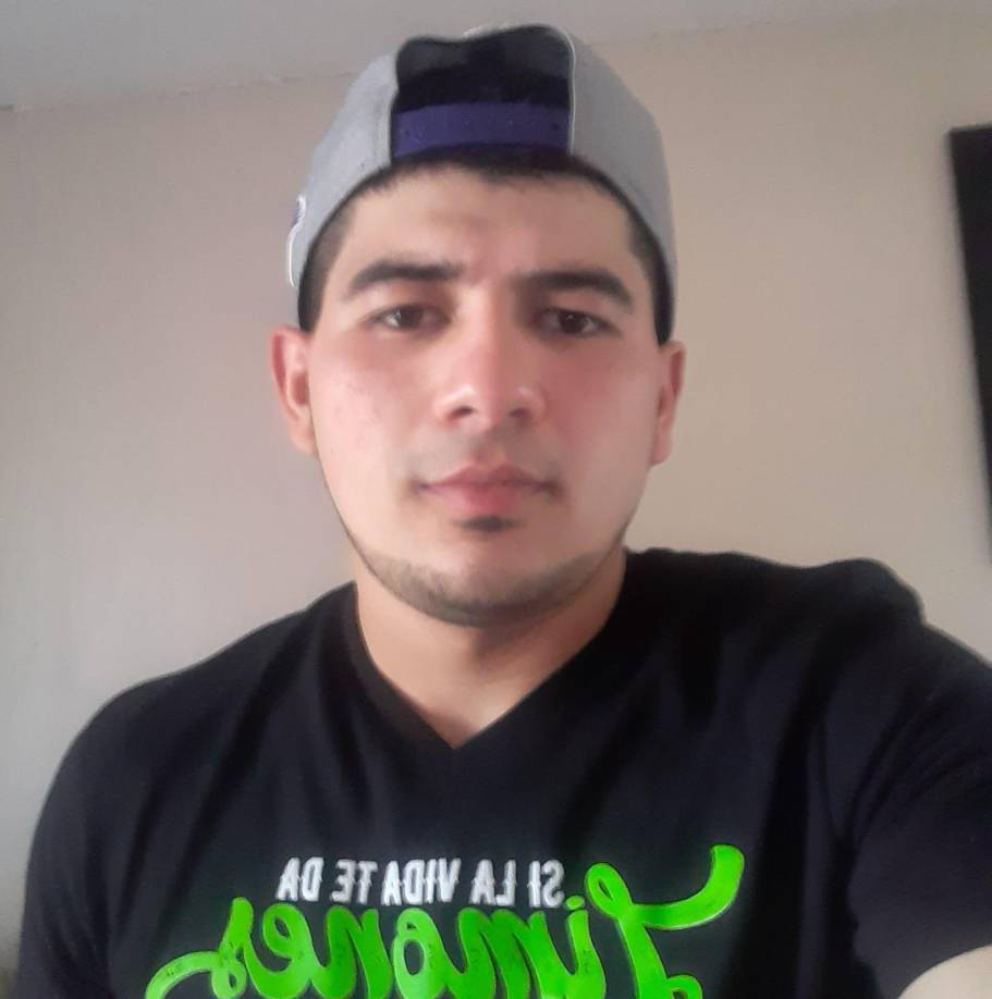 La familia de Alexys en Honduras está desesperada porque el amigo con que comparte apartamento les dijo que días antes de la Navidad, el hondureño salió a buscar sus estrenos, pero nunca volvió.