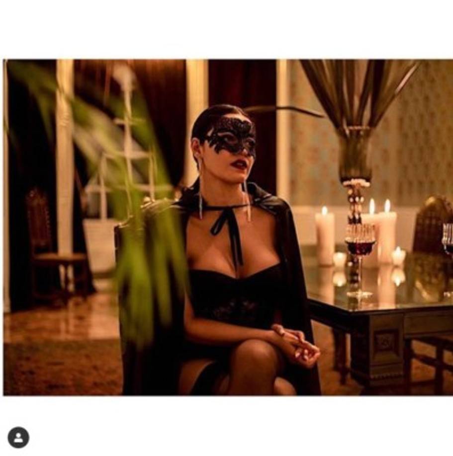 En las recientes fotografías de la actriz no han parado los comentarios sobre lo espectacular que luce en su nuevo papel.