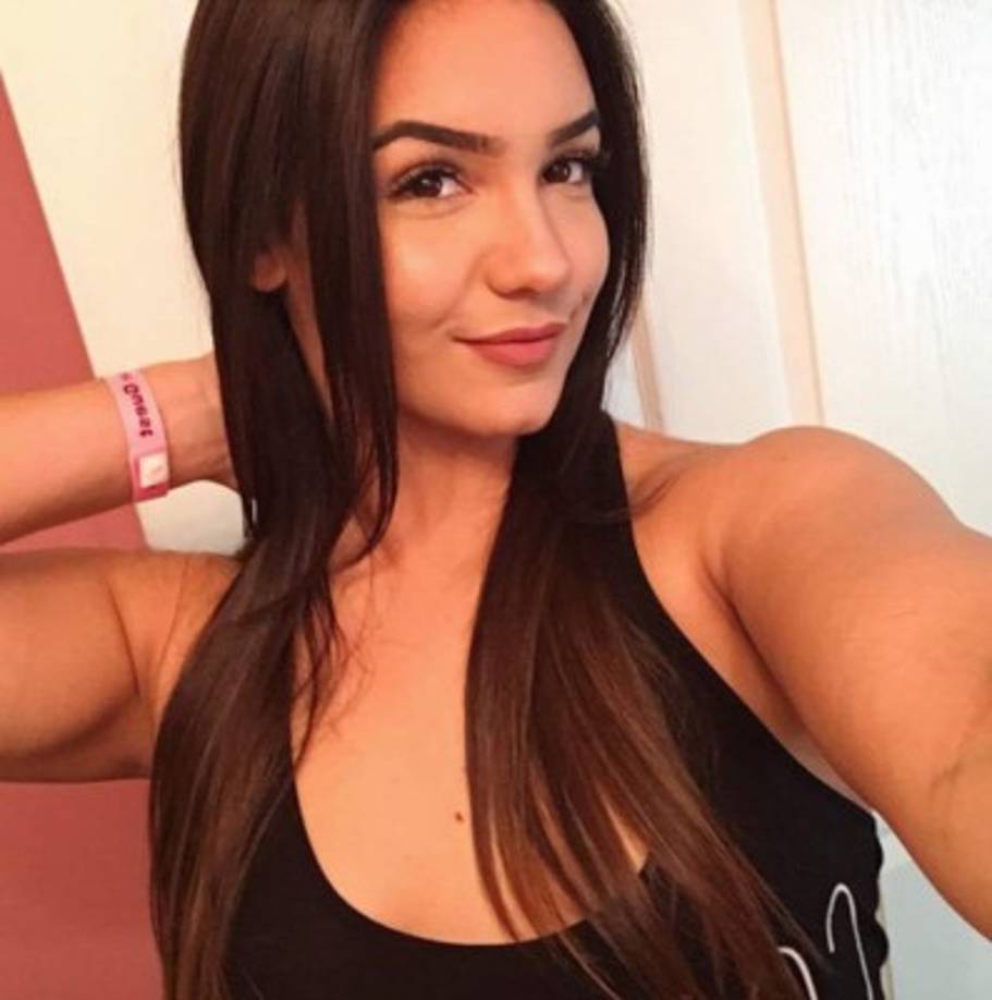 Natascha Encinosa lleva un estilo fitness y de vida saludable.