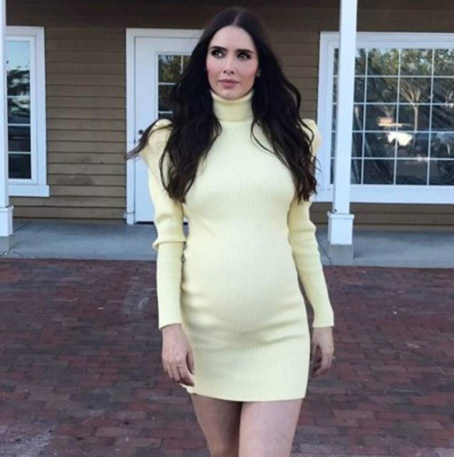 Mientras la actriz vivia en Australia con su esposo se enteró que sería mamá, así se lo reveló a la revista People en Español.