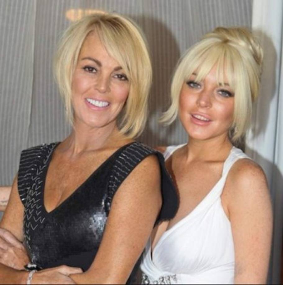 Lindsay Lohan y Diana<br/>La actriz tuvo un pasado turbulento por drogas y alcohol e incluso fue arrestada en cinco ocasiones antes de los 25 años. Como cereza del pastel los padres de la ex estrella de Disney tampoco fueron un gran apoyo, ambos solo miraron a Lohan como su mina de oro e incluso llegaron a promover el acoso de los paparazzis para 'subir la popularidad' de su hija.