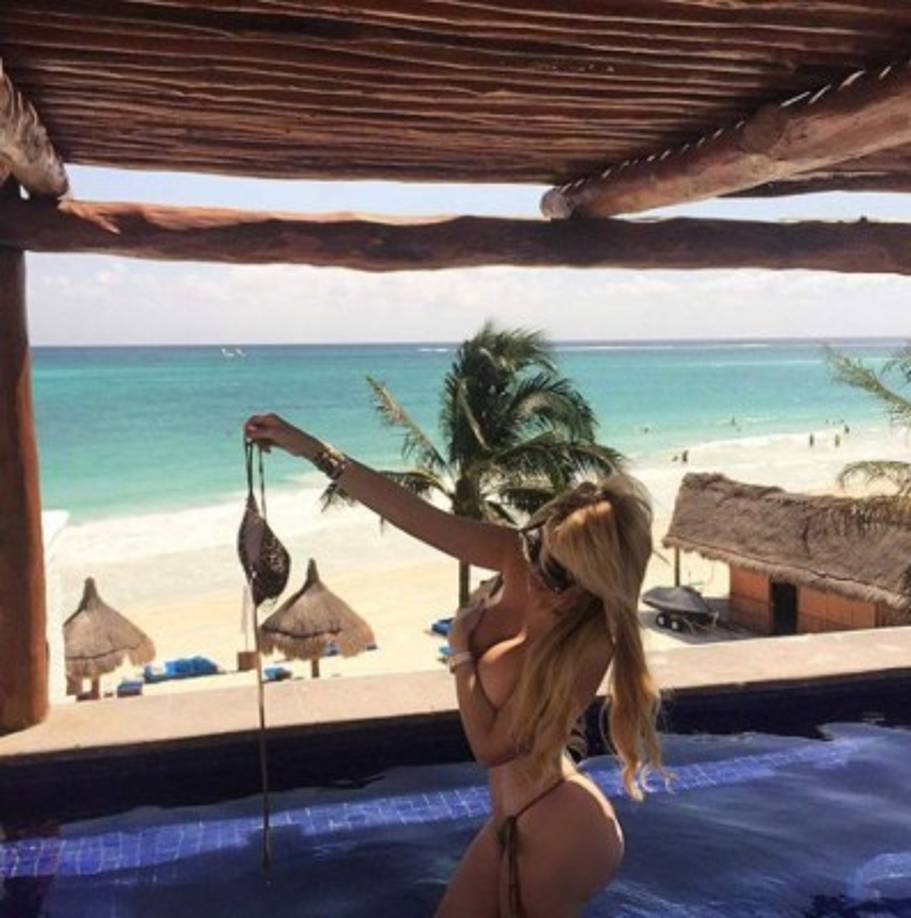 Con esta foto ha robado suspiros entre sus seguidores por posar sin soten. Es una de sus imágenes más provocativas.