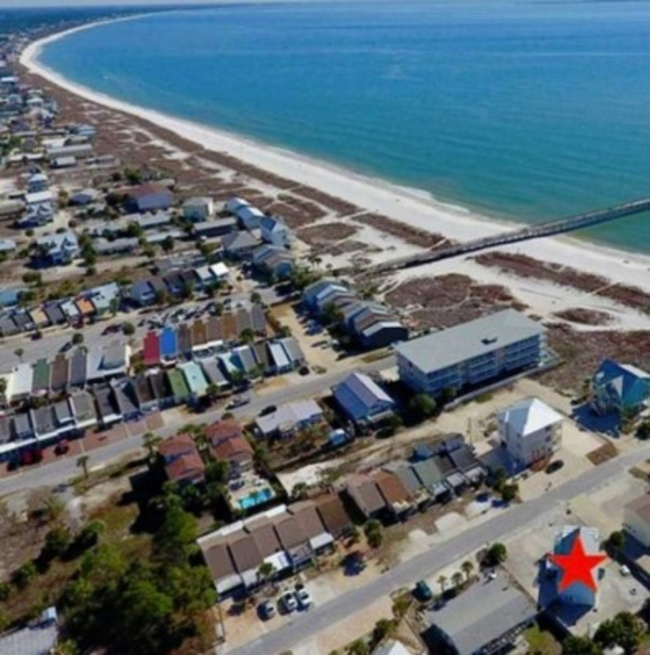 Ubicado a unos 32 Km al suroeste de Panama City, Mexico Beach era uno de los destinos predilectos para los turistas que deseaban disfrutar de las cálidas aguas del Golfo de México en Florida.